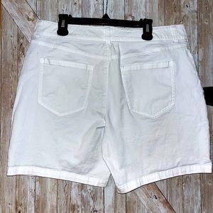 NY & Company shorts